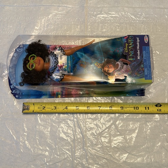 New In Box Disney Encanto Mirabel Madrigal - Picture 2 of 2